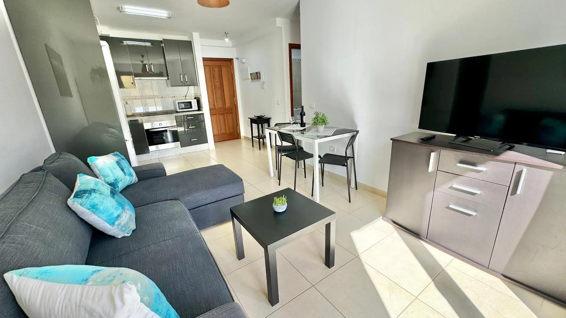 Mountain, Pool & Sea Apartment Punta Del Hidalgo Spain