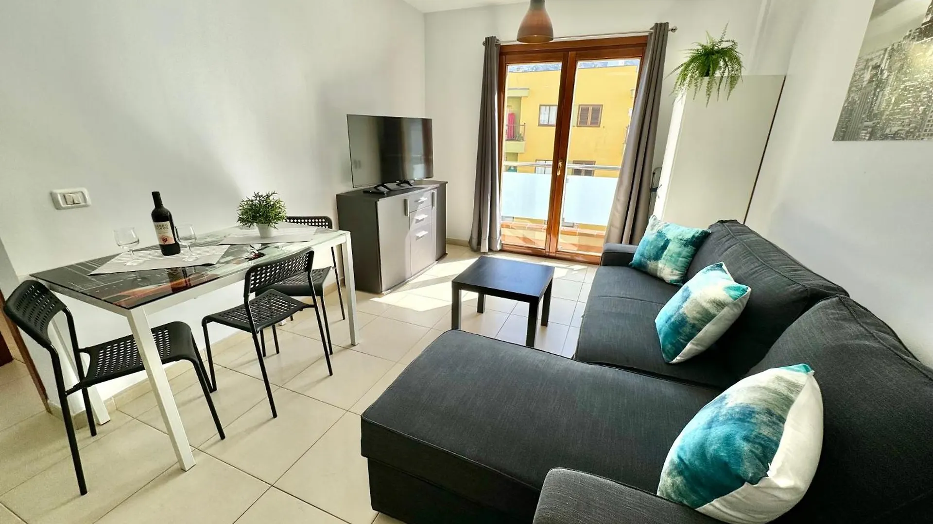 Mountain, Pool & Sea Apartment Punta Del Hidalgo 0*,  Spain